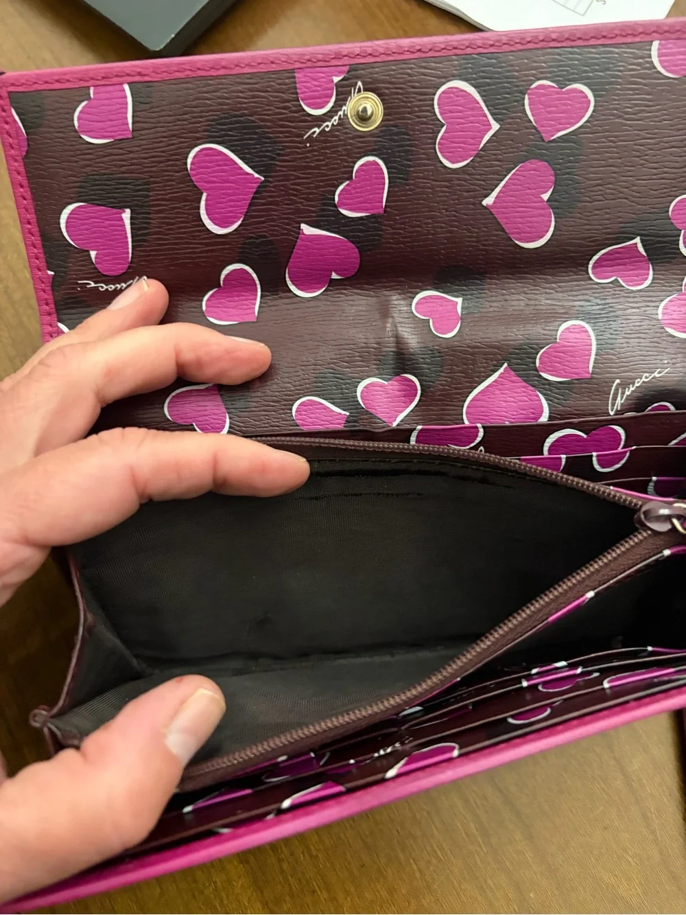 Gucci Hot Pink Leather Wallet and Key Case with Gold Heart GG - Picture 9 of 10